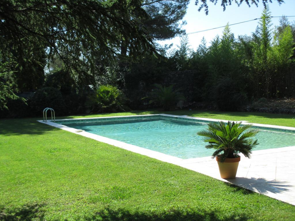 Le Clos Des Canebiers Bed & Breakfast Грас Екстериор снимка