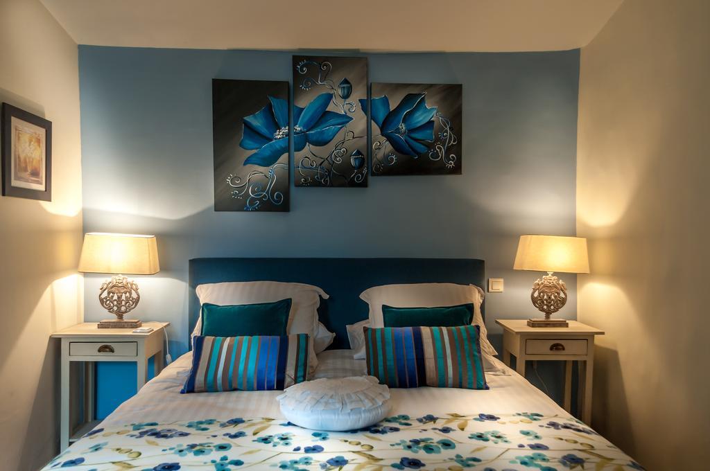 Le Clos Des Canebiers Bed & Breakfast Грас Стая снимка