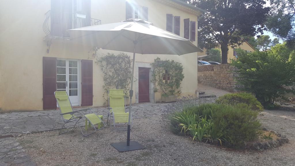 Le Clos Des Canebiers Bed & Breakfast Грас Екстериор снимка