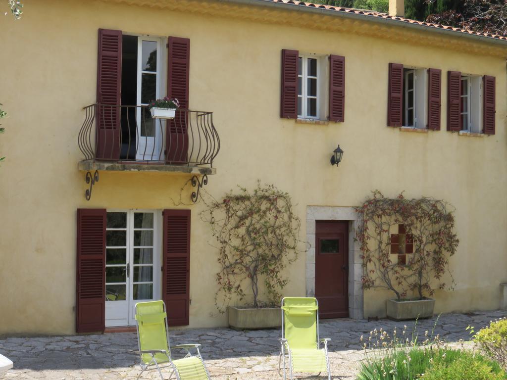 Le Clos Des Canebiers Bed & Breakfast Грас Екстериор снимка